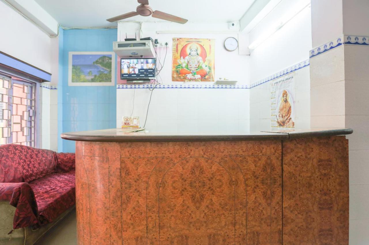 Oyo 73902 Vyttila Residency Hotel Kochi Buitenkant foto