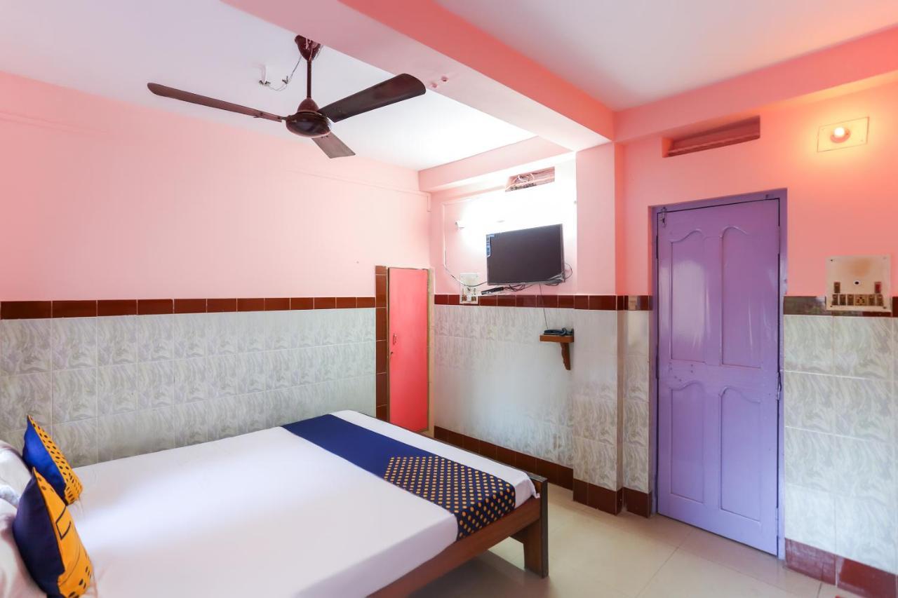 Oyo 73902 Vyttila Residency Hotel Kochi Buitenkant foto