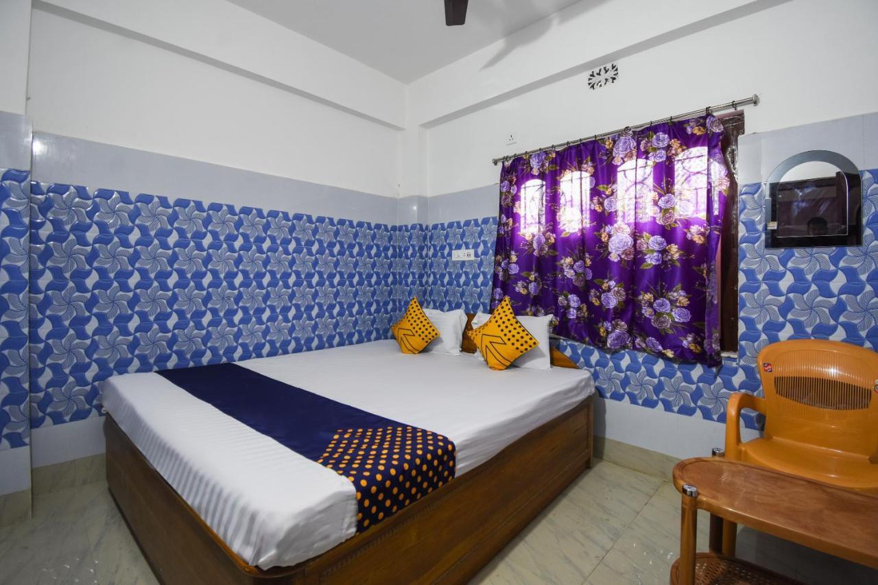 Oyo 73902 Vyttila Residency Hotel Kochi Buitenkant foto