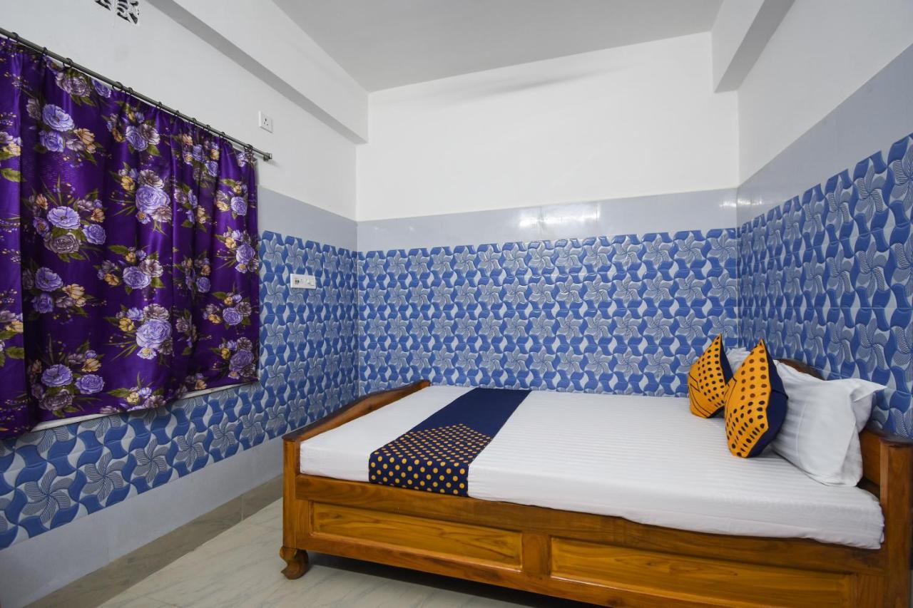 Oyo 73902 Vyttila Residency Hotel Kochi Buitenkant foto