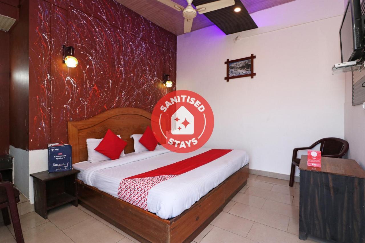 Oyo 73902 Vyttila Residency Hotel Kochi Buitenkant foto